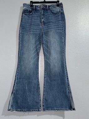 Willow & root Women's  Flare Jeans in Medium Blue Wash